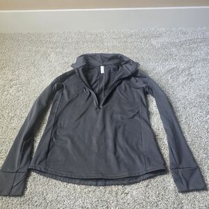 UNDER ARMOR● SIZE MED● DARK GRAY● LONG SLEEVE QUARTER ZIP SWEATSHIRT